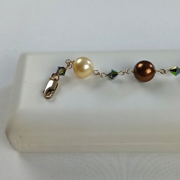 Pearls and Swarovski 14K Gold Filled Bracelet. - Picture 3 of 16